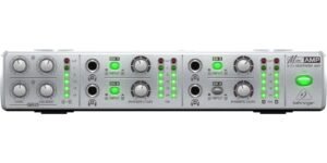 AMPLIFICADOR BEHRINGER P/AUDIF. AMP800