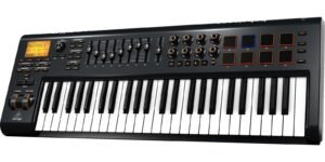 TECLADO CONTROLADOR BEHRINGER MOTOR-49