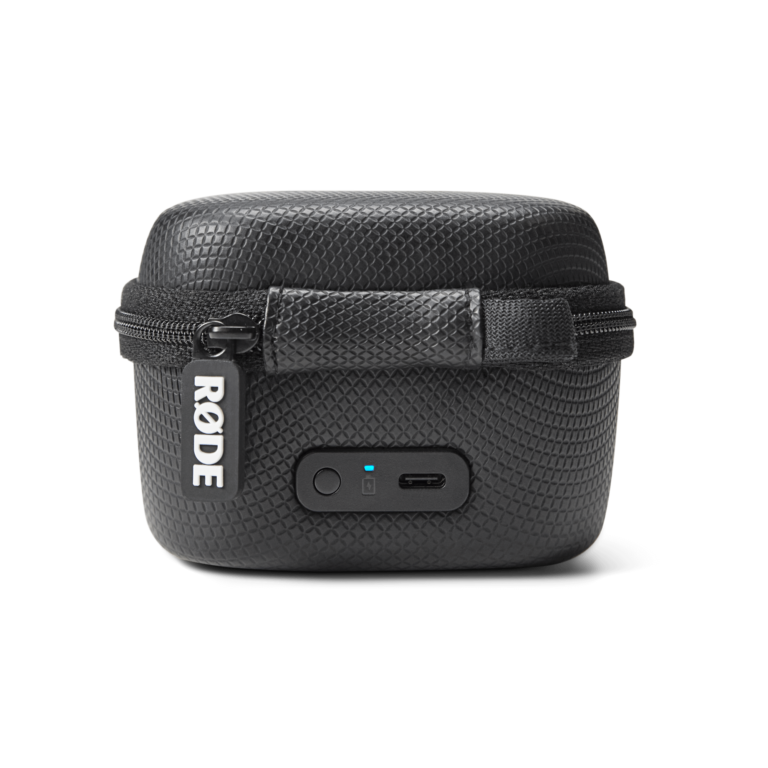 rode-wireless-go-II-charge-case-desktop-insitu-close-up-of-button-LED-USB-8192×5464-rgb-2000×2000-e6dcfa5