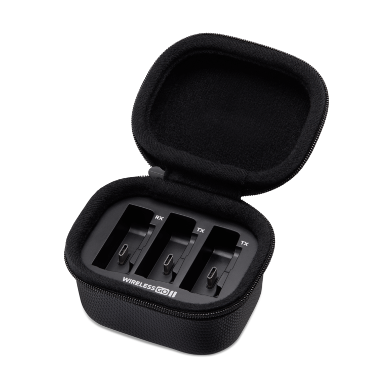 rode-wireless-go-II-charging-case-open-8192×5464-rgb-2000×2000-508e52f
